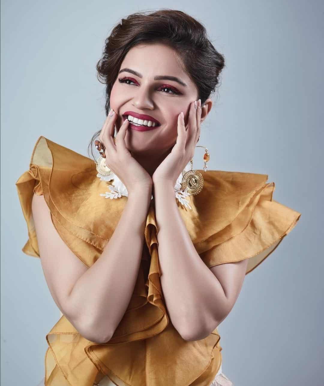 Rubina Wallpaper