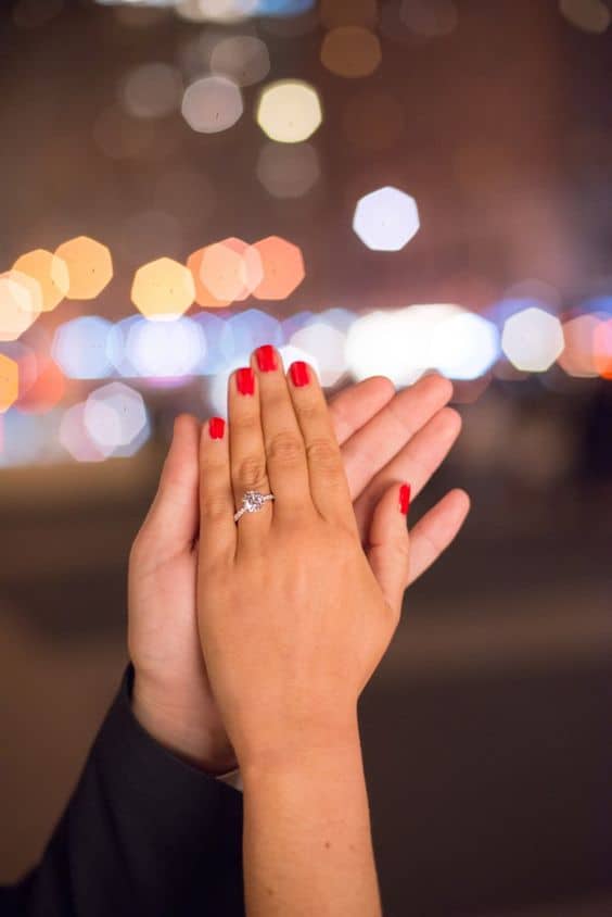 Instagram Couple Hands Pic for DP