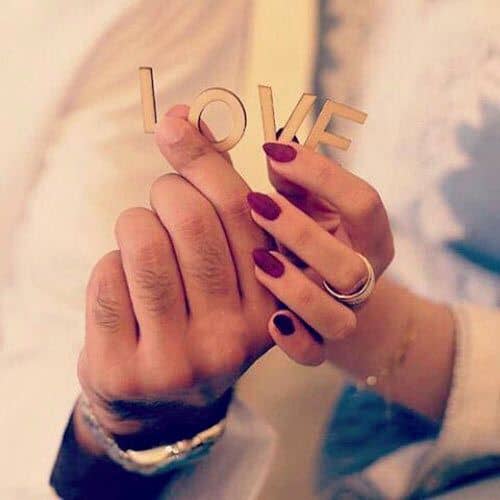 Romantic Couple Hand Pic for DP