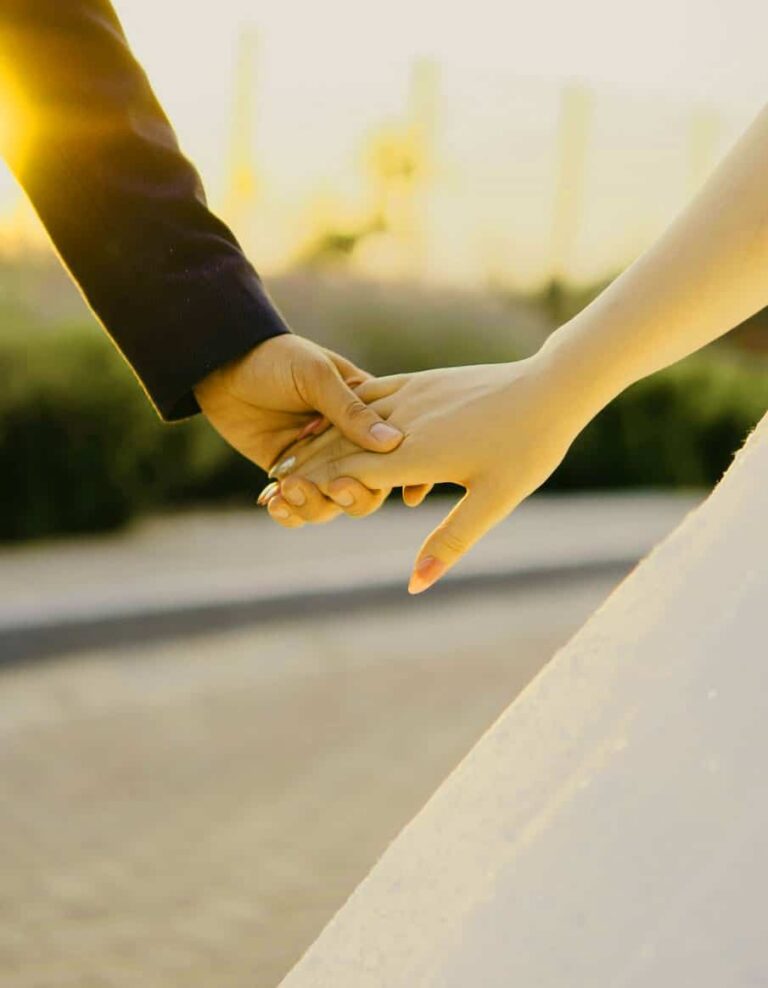 [80+] Couple Hand DP for Whatsapp & Instagram (HD) - PhotosFile