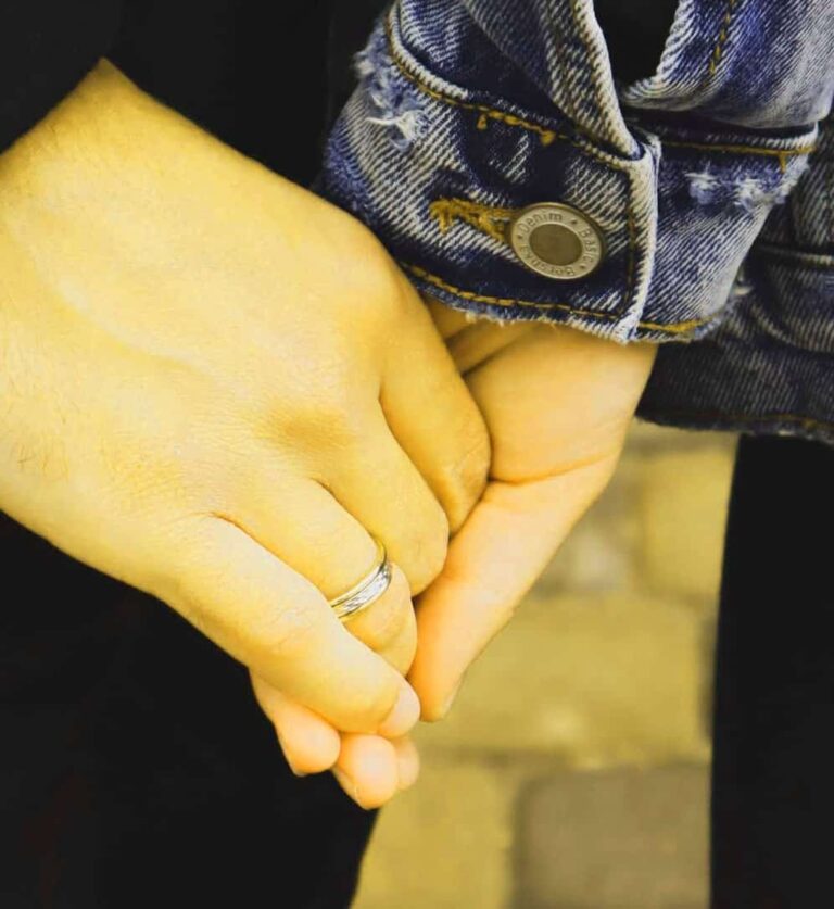 [80+] Couple Hand DP for Whatsapp & Instagram (HD) - PhotosFile